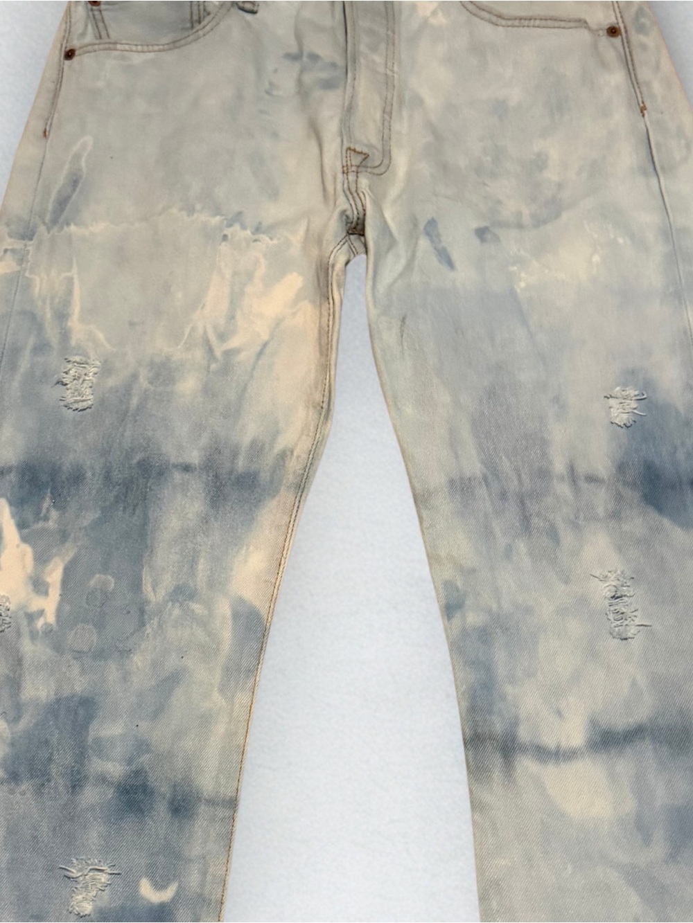 Levi's 501 Light Blue and Cream Denim Jeans - Picture 1 of 5